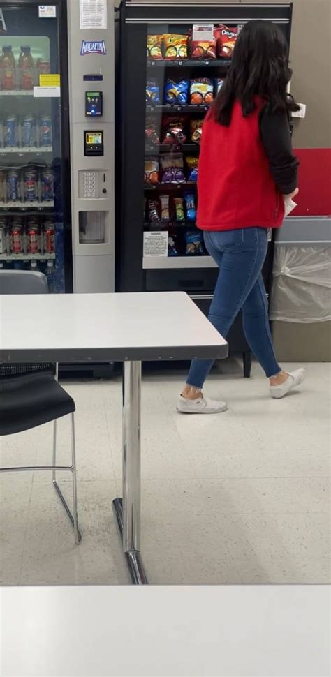 Cute Target Employee Showing Off Her Nice Ass Tight Jeans Forum