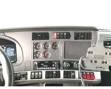 Kenworth T680 Dash Panel In Council Bluffs Ia 25550383