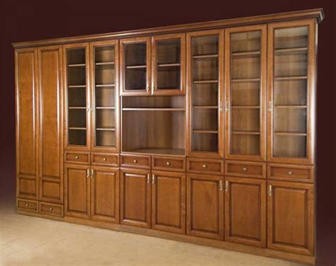 Шкафы из массива дерева