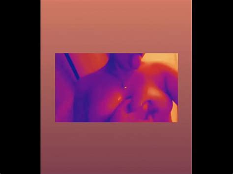 Nus D Une Plantureuse XVIDEOS