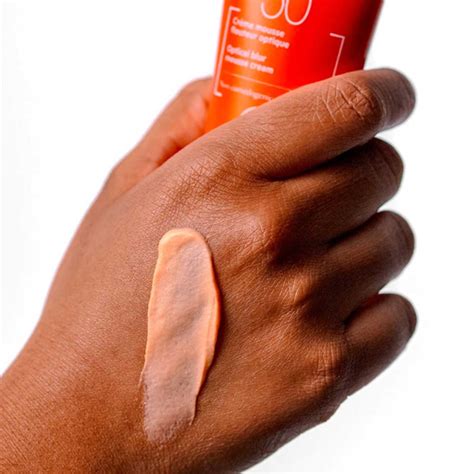 SVR Sun Secure Blur Crème solaire mousse teintée SPF50 en format