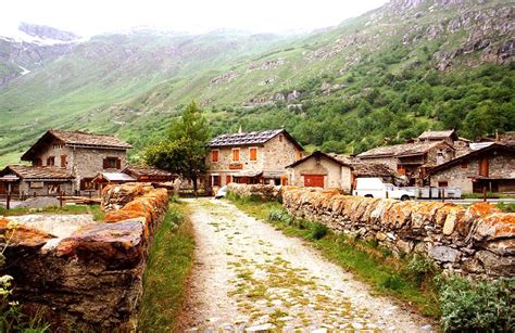 Les Plus Beaux Villages Montagnards De France Paysage De Savoie