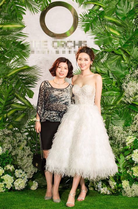 Hot girl Việt bên mẹ Ra đời dẫu có là ai về nhà con vẫn là con của mẹ thôi