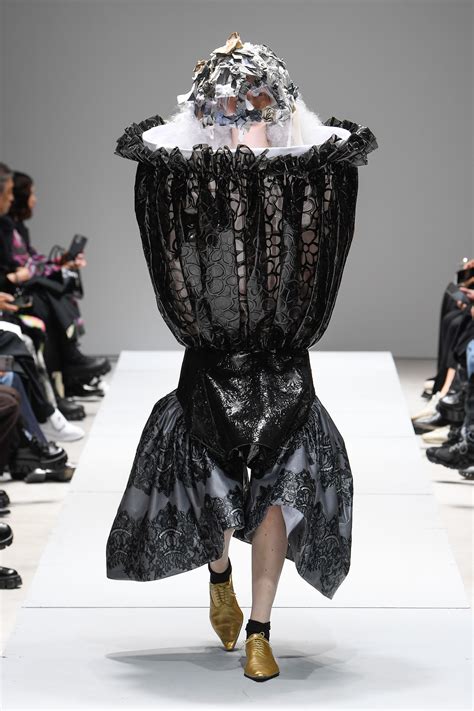 Comme des Garçons RTW Spring 2023 [PHOTOS]