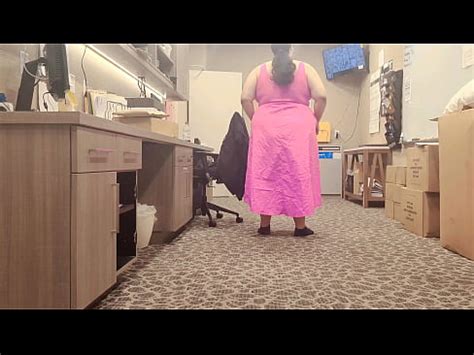 Huge Ass Sissy Twerks In Pink Dress Xvideos