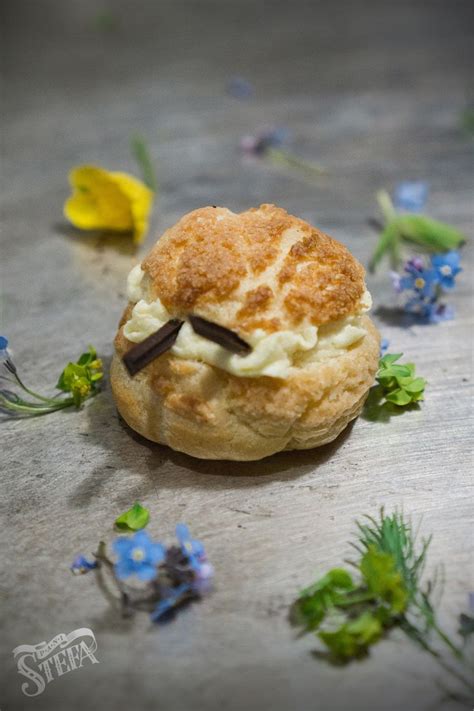 Зверніть увагу на "маленьке заварне тістечко", котре бентежить уяву ...