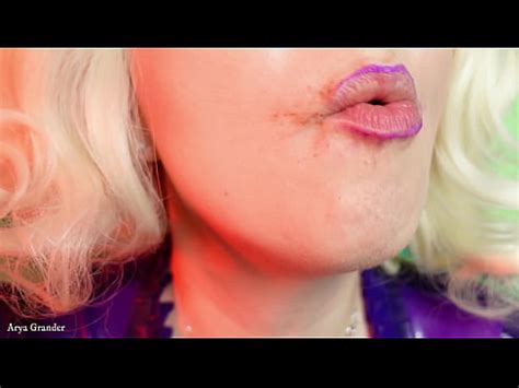 Comiendo Chocolate ASMR Video Mukbang Clip De Primer Plano Con Frenos XVIDEOS