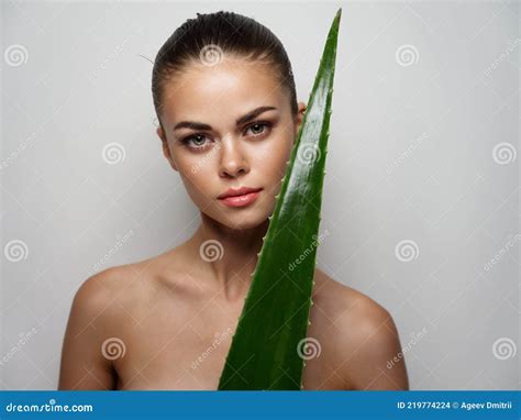 Nude Woman Clean Skin Cosmetology Makeup And Green Aloe Leaf Stock Photo Image Of Glowing