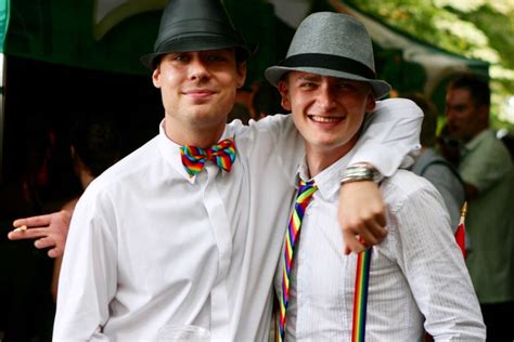 Budapest ammette i diritti trans Praga chiede le nozze gay Il Grande Colibrì