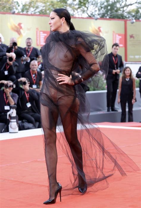 Mariacarla Boscono Flaunts Her Nude Tits At The Venice Film Festival 2022 8 Photos The