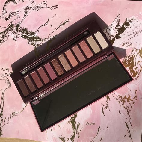 Палетка urban decay naked cherry цена 1250 грн в каталоге Тени для