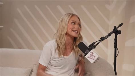 Video Kelly Ripa Talks Morning Sex While Sharing Mark S Preferences Daily Mail Online