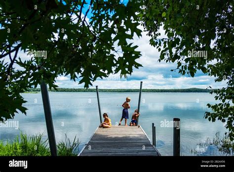 Teen bikini Fotos und Bildmaterial in hoher Auflösung Alamy