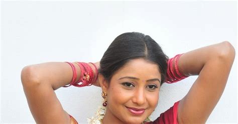 Sexy Kerala Mallu Hot Aunty Reshmi In Spicy Red Saree Pallu Drop Deep Navel Bulging Boob Shapes