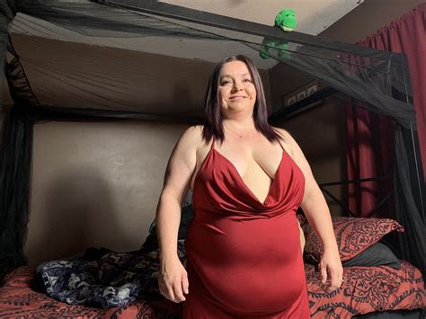 Sexy Bbw Red Dress Green Eyes And Pussy Pics Xhamster