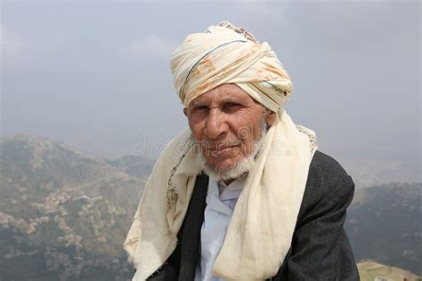 Old Yemeni Dressed In Yemeni Traditional Costume Editorial Stock Image