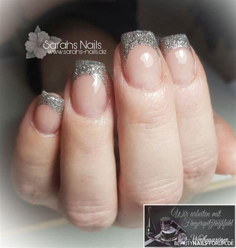 Glitter Frenchnails in silber und nude Gelnägel