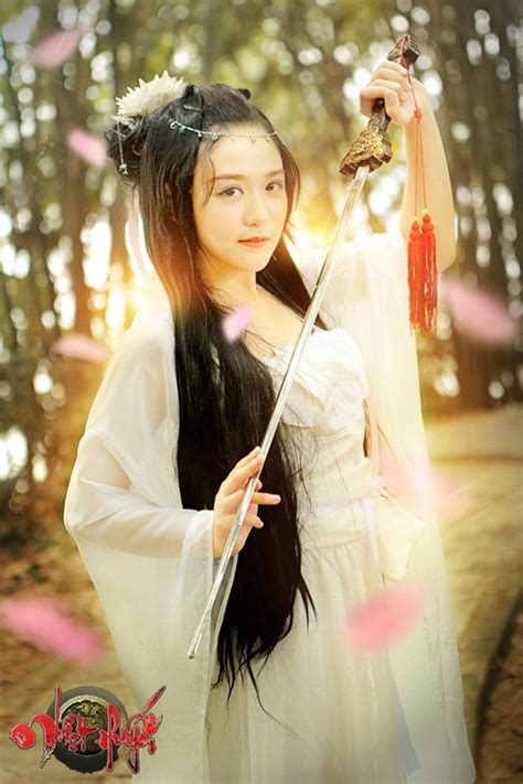 Hot girl Thảo Hương quyến rũ trong Cosplay Nhiệt Huyết Online