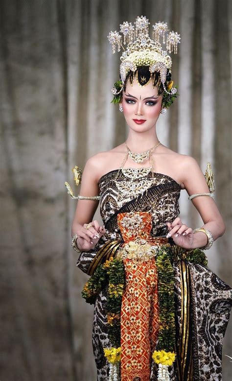 Pin Oleh Dwi Agustiningtias Di The Wedding Pakaian Pernikahan