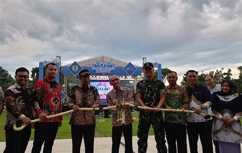 Gaungkan Umkm Bazaar Hst Kreatif Resmi Dibuka Poros Kalimantan