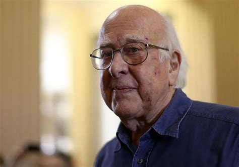 Muere Peter Higgs el físico que descubrió la partícula de dios que