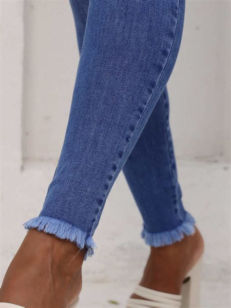 Calça Feminina Fit Hot Pants Barra Desfiada Revanche 201105 Revanche