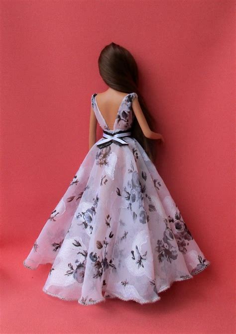 Наряды для Барби. Рукоделие. | Выкройки одежды, Миниатюрные платья ...
