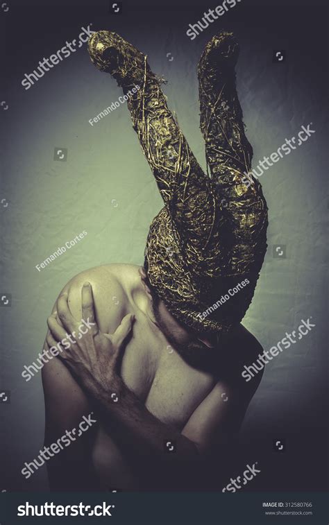Naked Man Helmet Warrior Trumpets Pain库存照片 Shutterstock