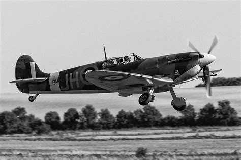 Supermarine Spitfire Vb BM597 G MKVB IWM Duxford Meet T Flickr