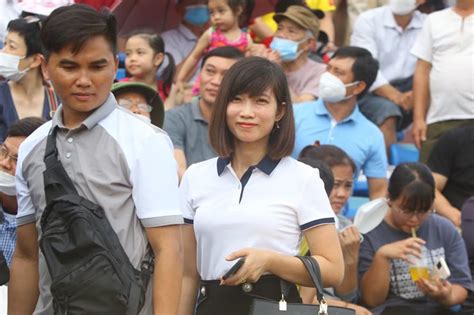 D N Hot Girl I N O S N Thi N Tr Ng Ch Y H T M Nh C V U L O B Ng