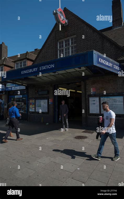 Jubilee Line Kingsbury Hi Res Stock Photography And Images Alamy