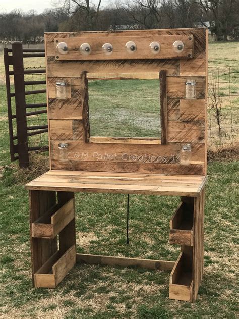 Rustic Lit Pallet Makeup Vanity 1001 Pallets