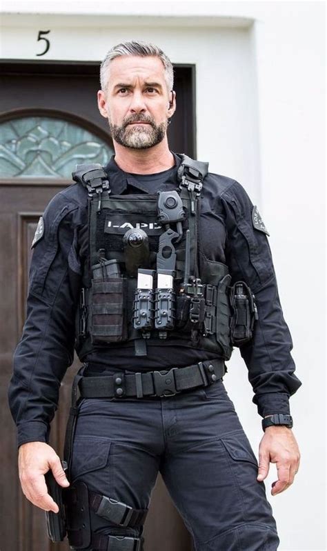 Pin By Alex Art On Cops Hot Cops Men In Uniform Handsome Men
