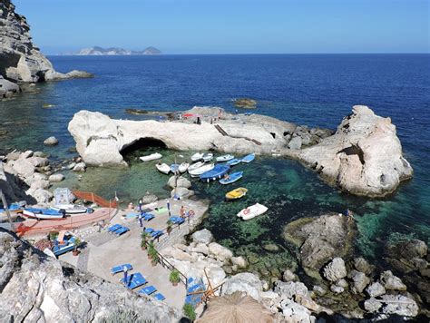 Ponza Guida Completa Le 6 Cose Da Vedere E Le 5 Spiagge Da Non Perdere