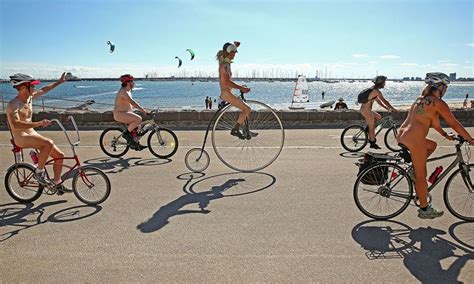World Naked Bike Ride A Melbourne Andare In Bicicletta Foto Melbourne