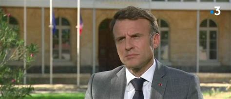 Attaque Arras Emmanuel Macron Demande Aux Pr Fets De Passer Au