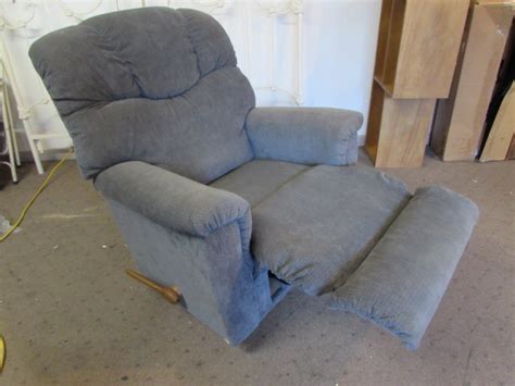 Lot Detail Plush Lazy Boy Reclinerrocker