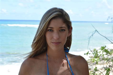 bikini model noelani AI enhanced BlueDressBlueBikini topaz sharpenポルノ写真