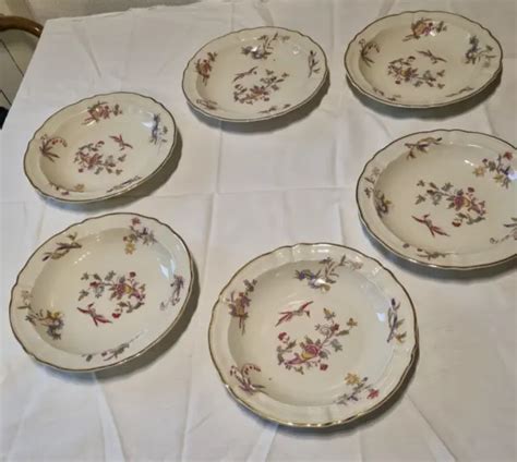 6 BELLES ASSIETTES creuses porcelaine de Limoges BERNARDAUD Modèle