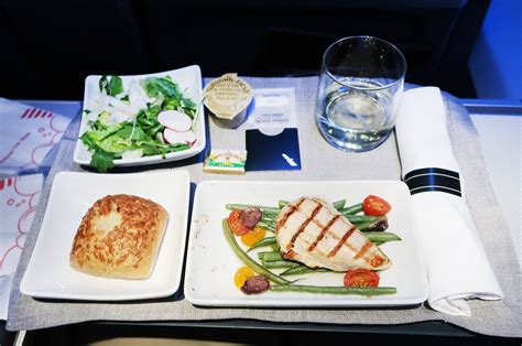 Which Airlines Serve Meals in Domestic First Class? - The Points Guy