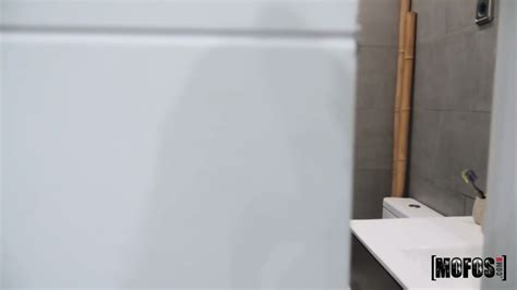 Tight Fit Body Coming Out Of The Shower Wants Anal Alyssa Reece