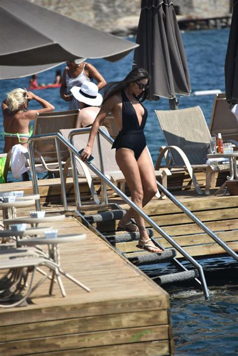 Bikini Yerine Mayo Magazin Haberleri Milliyet
