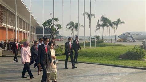 Presiden Jokowi Lakukan Kunjungan Singkat Ke Singapura Dan Malaysia