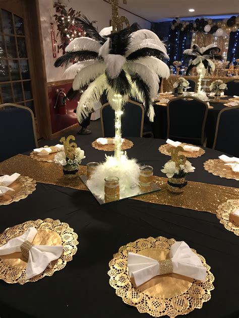 White And Gold Christmas Table Decorating Ideas