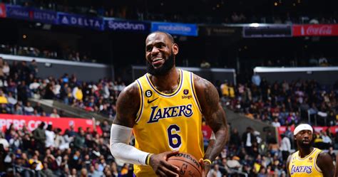 Lakers Lebron James Day To Day With Groin Injury Mri Showed Strained