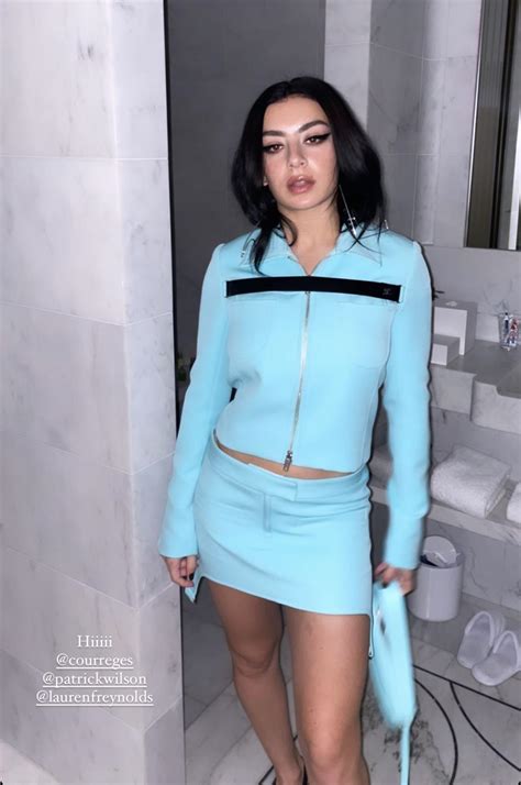 Hot Slut R Charlixcxnsfw