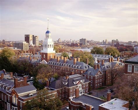 Harvard Fica Em Que Cidade - Localizacao Da Universidade De Harvard Placa De Bordo Na Universidade