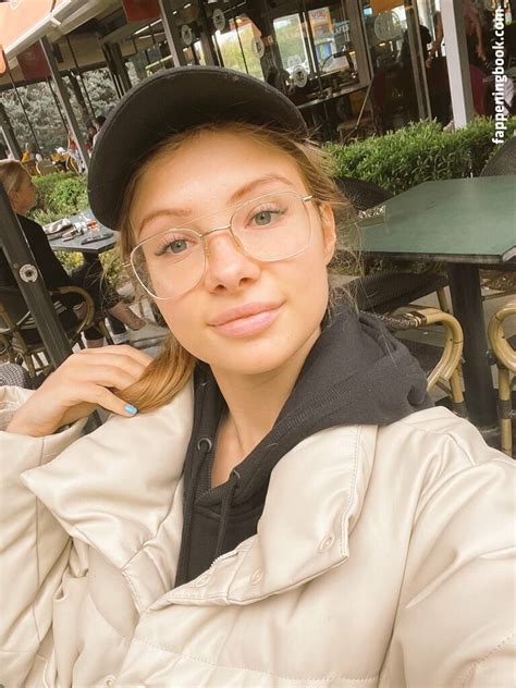 Esvittie Mmmaaarrryyyyyy Nude OnlyFans Leaks Fappening FappeningBook