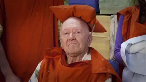 Yarn Leonard Likes This Post Community 2009 S03e14 Pillows And