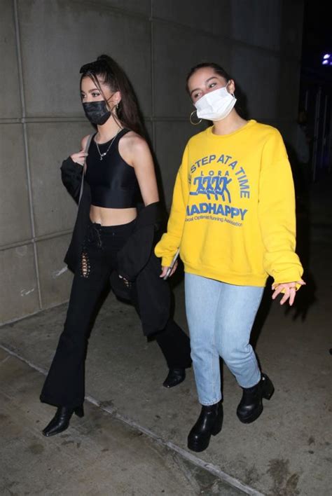 Addison Rae And Tate Mcrae Heading To Lakers Game At Staples Center In